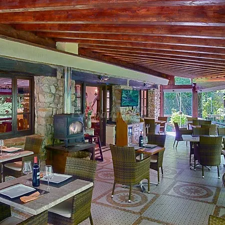 Rural La Tahona De Besnes 2*