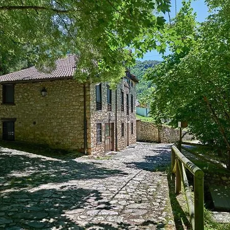 Rural La Tahona De Besnes Otel