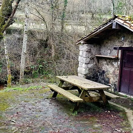 Rural La Tahona De Besnes Otel