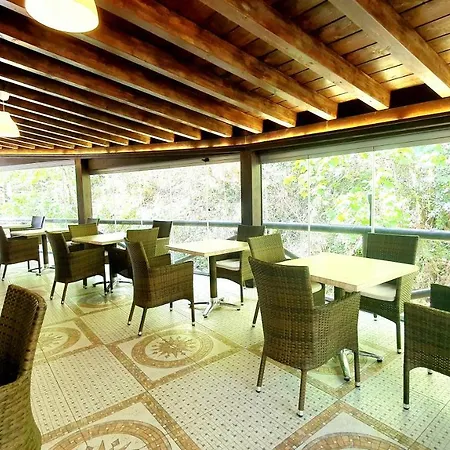 Hotel Rural La Tahona De Besnes 2*